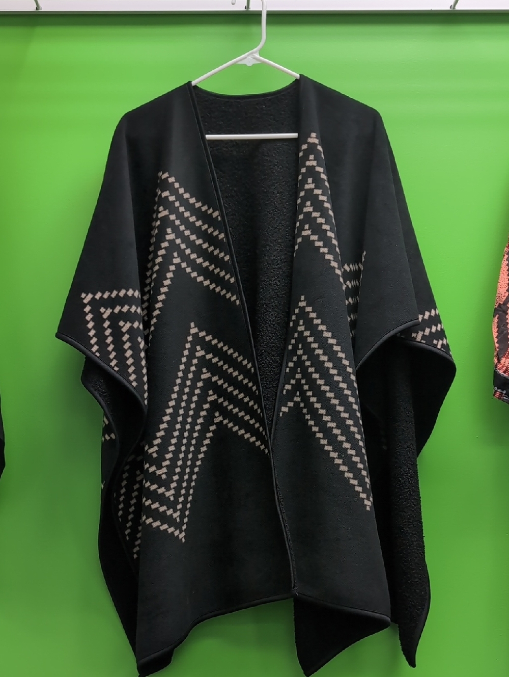 Black Geometric Open-Front Women's Sweater Cape